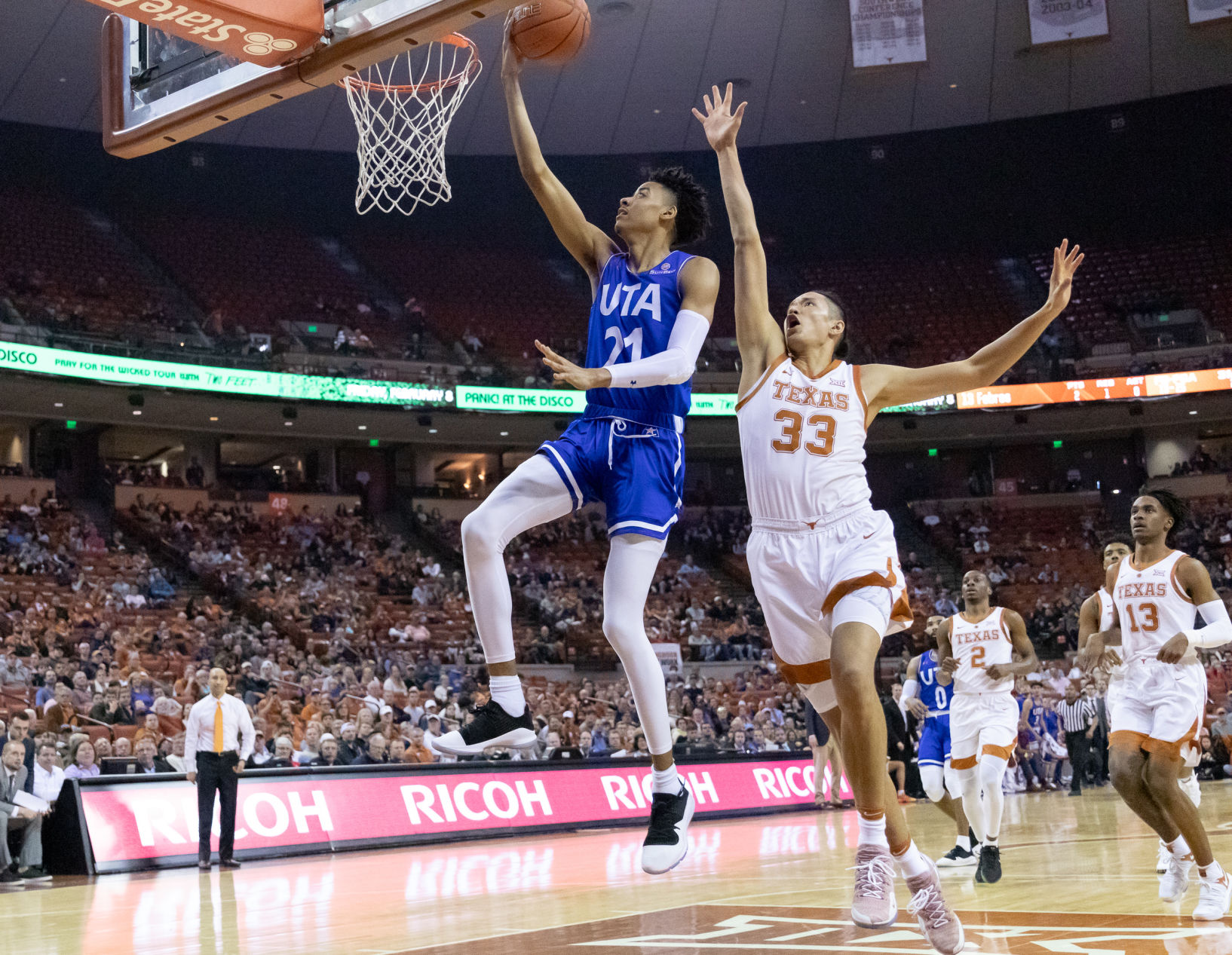 UT-Austin defeats Mavericks in long-awaited rematch